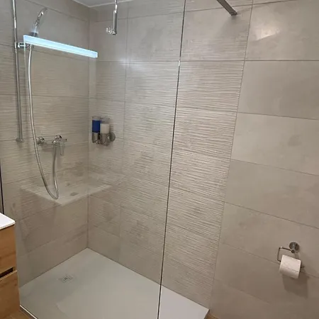 2 Steps From And Montreux Center Appartement Veytaux