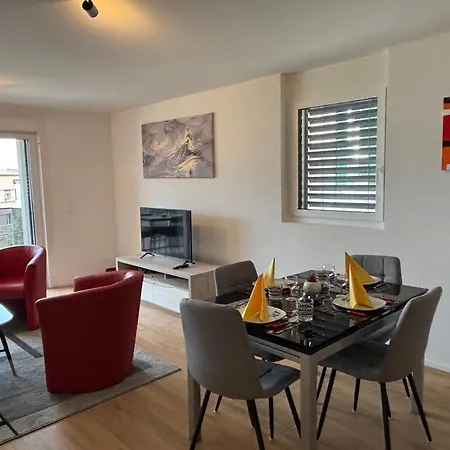 2 Steps From And Montreux Center * Veytaux